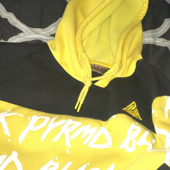 Chris brown clothing line sweatshirt